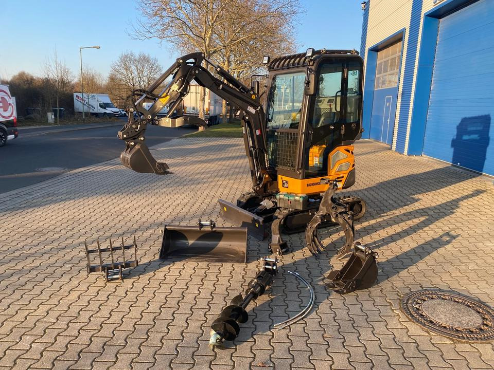 Minibagger BK2000NKSR inkl. Zubehörpaket *INKL.19% MWST*BERGER KRAUS*KUBOTA* KLIMA*SCHWENKARM*VERSTELLFAHRWERK* - Minigraver: bilde 2 Minibagger BK2000NKSR inkl. Zubehörpaket *INKL.19% MWST*BERGER KRAUS*KUBOTA* KLIMA*SCHWENKARM*VERSTELLFAHRWERK* - Minigraver: bilde 2