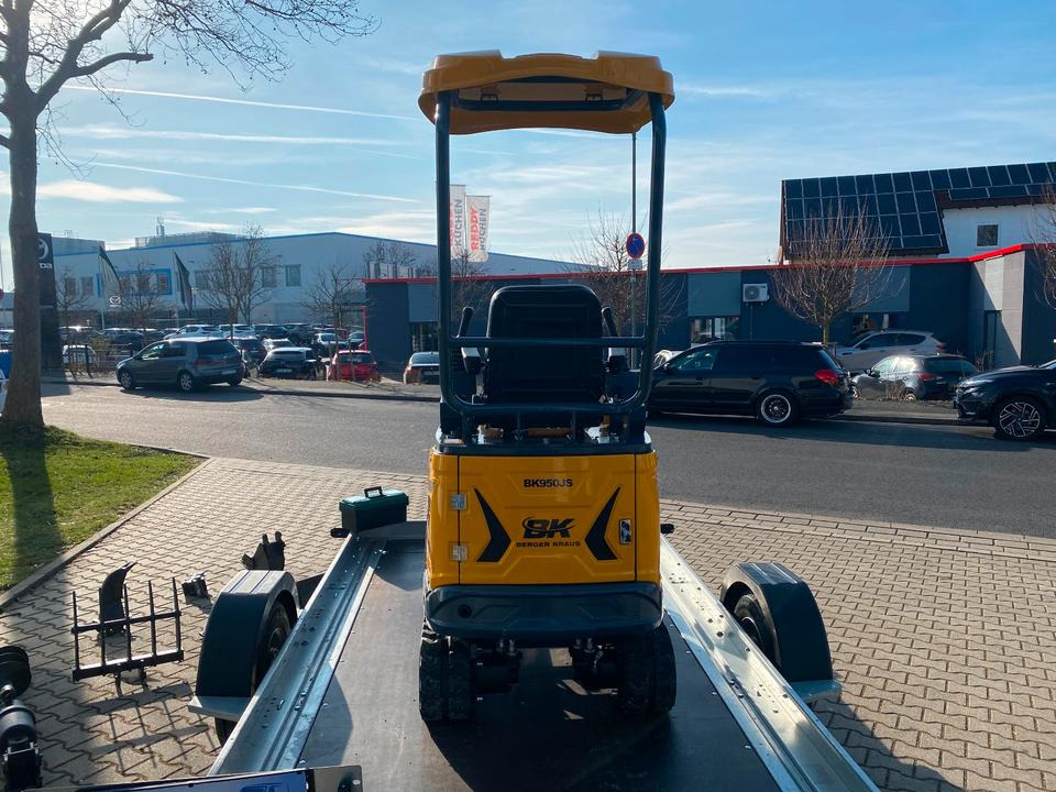 Minibagger BK950JS + Anhänger + Zubehör *INKL.19% MWST*BERGER KRAUS*JOYSTICK*SOFORT!* - Minigraver, Tilhenger: bilde 4 Minibagger BK950JS + Anhänger + Zubehör *INKL.19% MWST*BERGER KRAUS*JOYSTICK*SOFORT!* - Minigraver, Tilhenger: bilde 4
