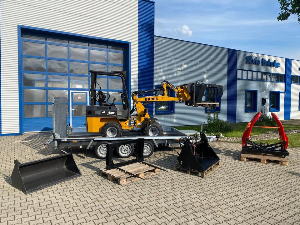 Radlader/Hoflader BK906 inkl. Tieflader und großem Zubehörpaket *INKL.19% MWST*BERGER KRAUS*PERKINS*CE*SOFORT!* - Minigraver, Tilhenger: bilde 2 Radlader/Hoflader BK906 inkl. Tieflader und großem Zubehörpaket *INKL.19% MWST*BERGER KRAUS*PERKINS*CE*SOFORT!* - Minigraver, Tilhenger: bilde 2