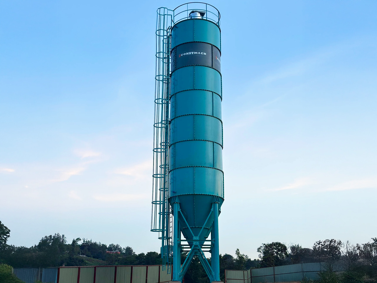 Constmach 100 Ton Capacity Cement Silo - Sementsilo: bilde 1 Constmach 100 Ton Capacity Cement Silo - Sementsilo: bilde 1