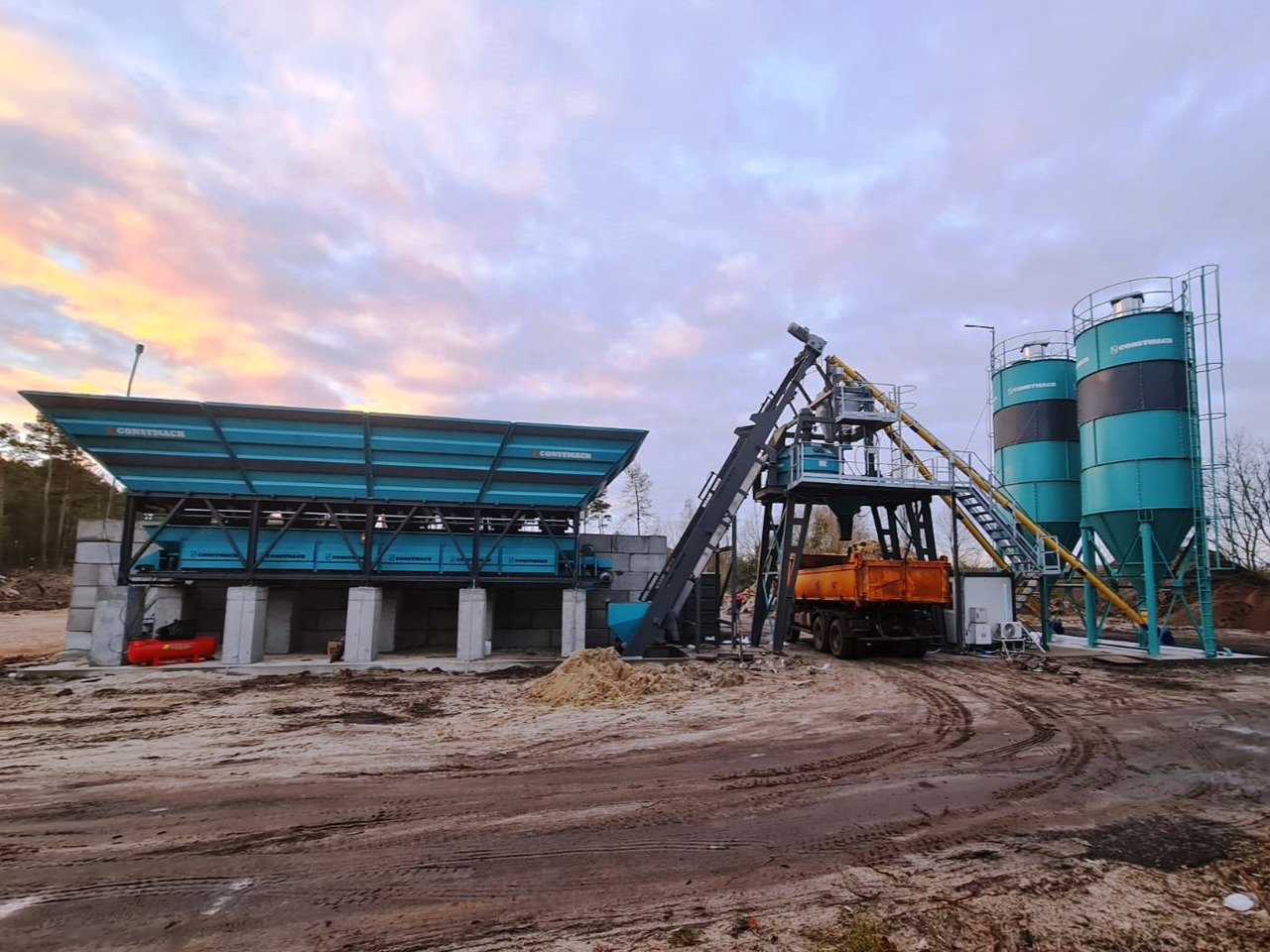 Constmach 60 m³/h Compact Concrete Batching Plant - Betongfabrikk: bilde 1 Constmach 60 m³/h Compact Concrete Batching Plant - Betongfabrikk: bilde 1