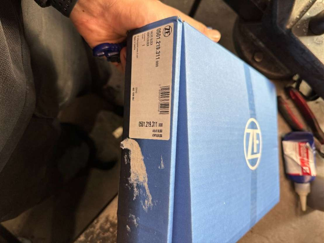 ZF Ventilblock fr 16S Getriebe MAN Iveco - Ventil for Lastebil: bilde 1 ZF Ventilblock fr 16S Getriebe MAN Iveco - Ventil for Lastebil: bilde 1