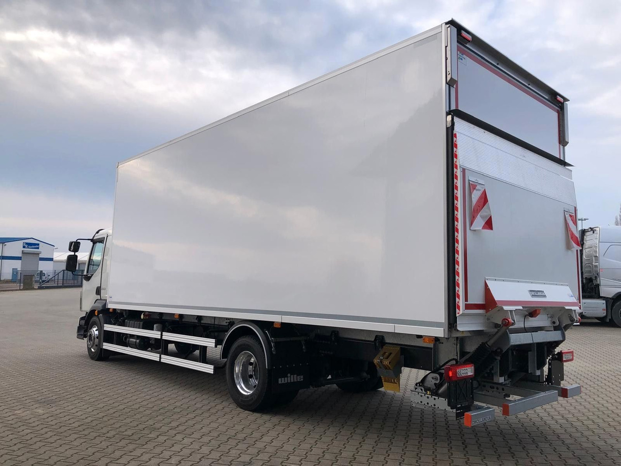 Volvo FL16.280 VollLuft*LBW *Carrier Supra850*a.Miete - Lastebil med kjøl: bilde 3 Volvo FL16.280 VollLuft*LBW *Carrier Supra850*a.Miete - Lastebil med kjøl: bilde 3