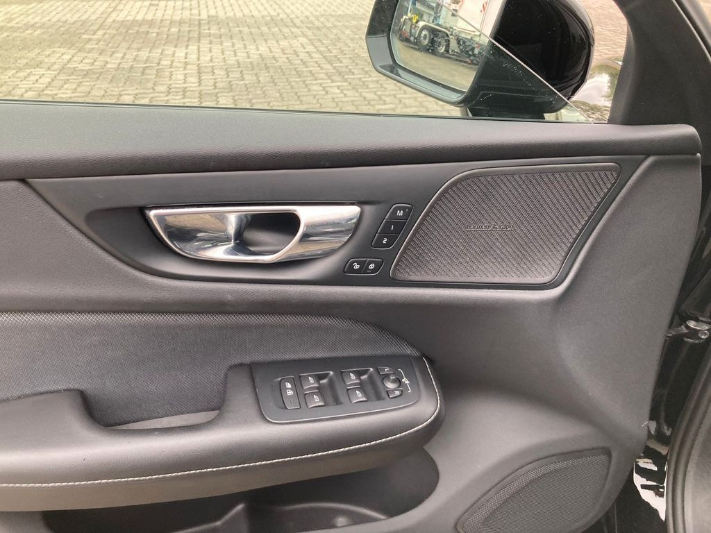 Volvo S60 T5 Lim. R-Design Volvo S60 T5 Lim. R-Design - Sedan: bilde 5 Volvo S60 T5 Lim. R-Design Volvo S60 T5 Lim. R-Design - Sedan: bilde 5