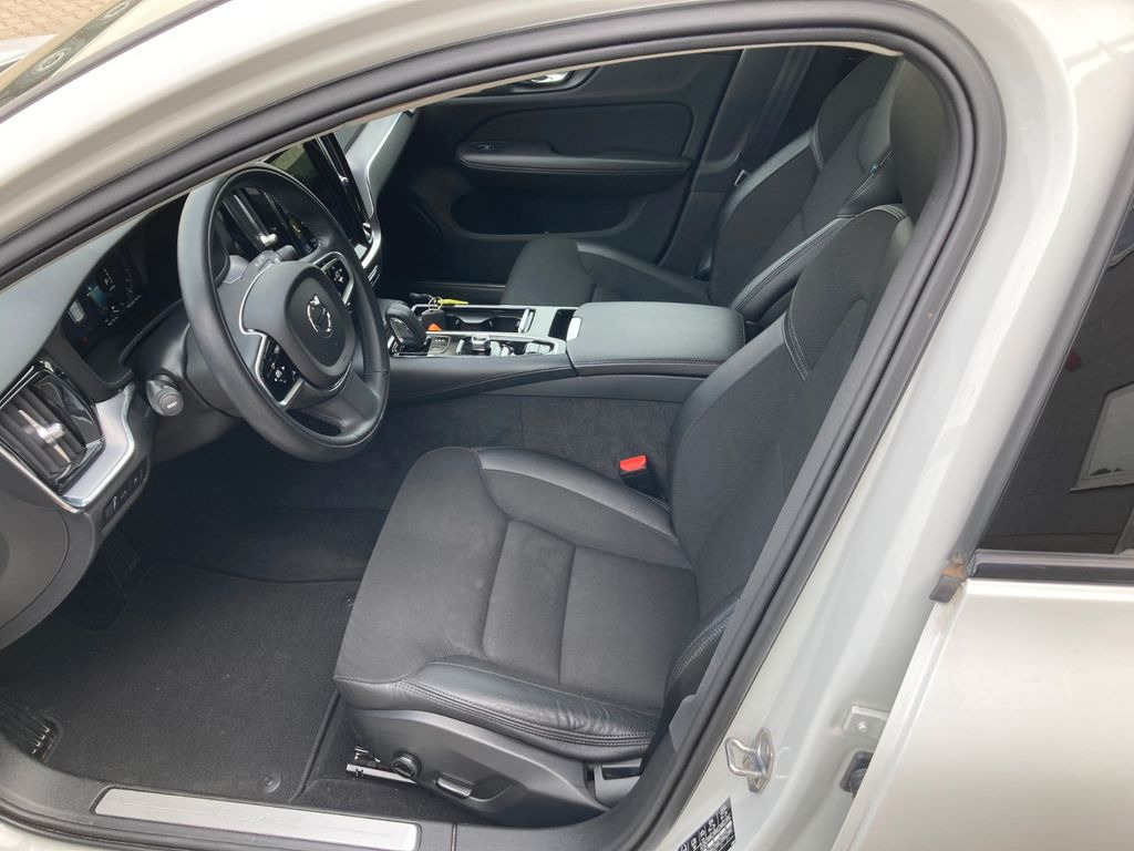 Volvo V60 T6 AWD R-Design Expression Recharge Plug-In Volvo V60 T6 AWD R-Design Expression Recharge Plug-In - Stasjonsvogn: bilde 5 Volvo V60 T6 AWD R-Design Expression Recharge Plug-In Volvo V60 T6 AWD R-Design Expression Recharge Plug-In - Stasjonsvogn: bilde 5