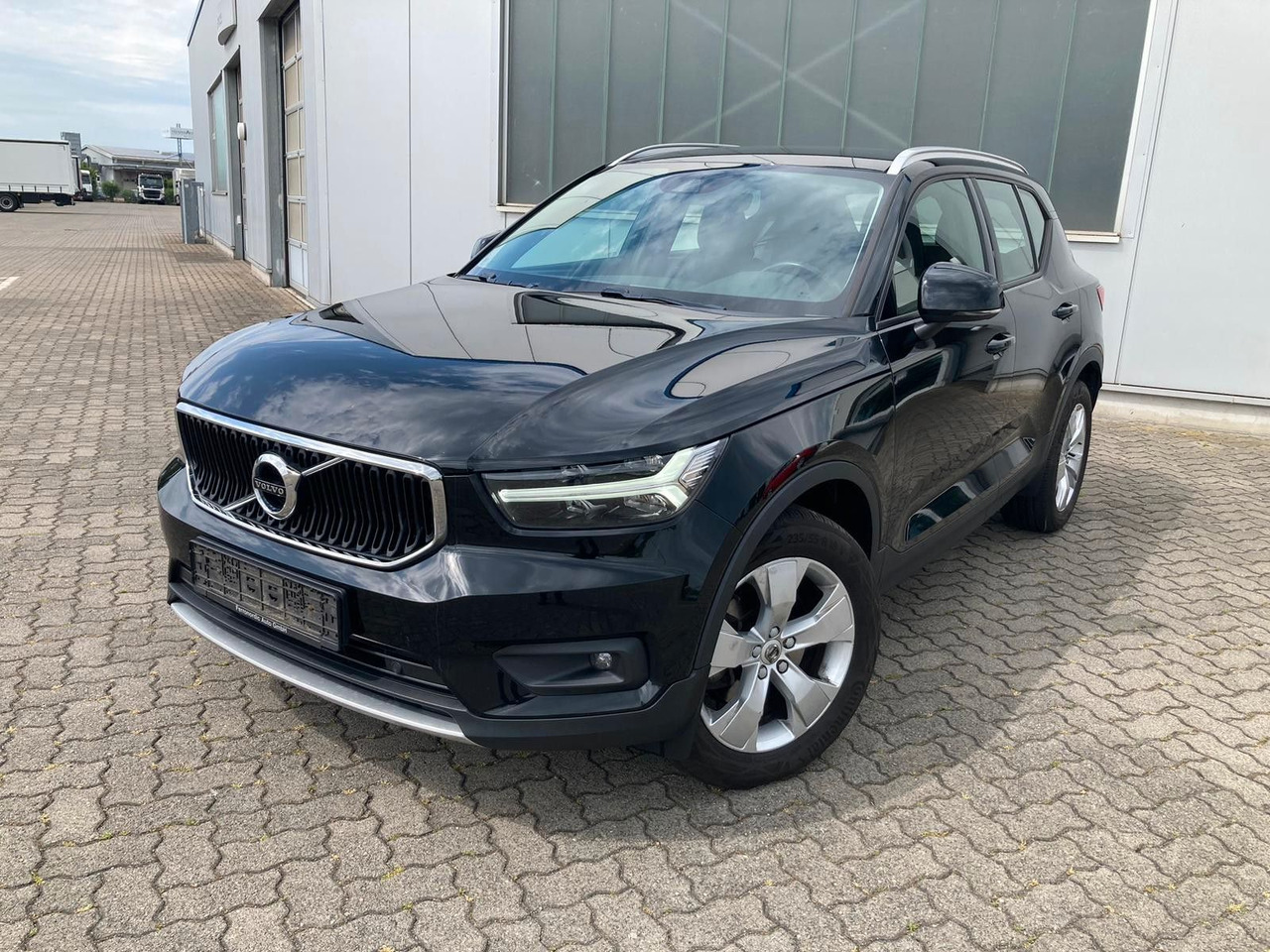 Volvo XC 40 D3 Momentum Pro AWD - SUV: bilde 1 Volvo XC 40 D3 Momentum Pro AWD - SUV: bilde 1