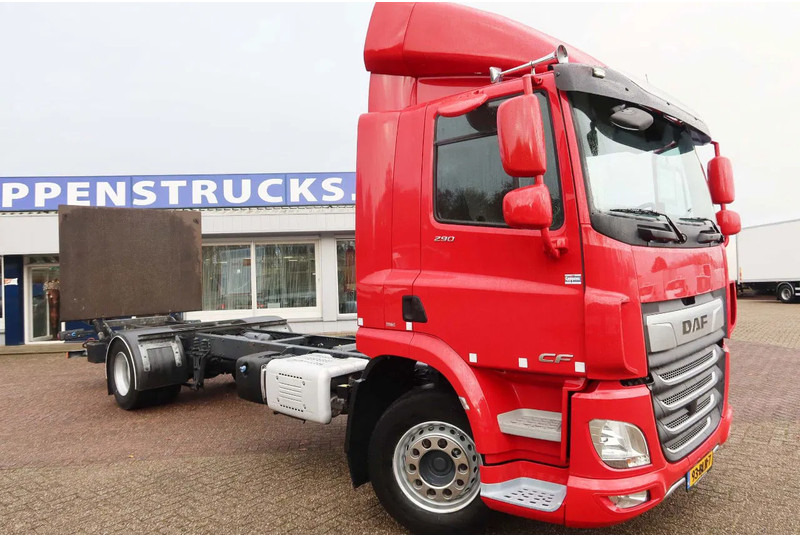 DAF CF 290 FA Chassis + 2500 KG Dhollandia laadklep - Chassis lastebil: bilde 2 DAF CF 290 FA Chassis + 2500 KG Dhollandia laadklep - Chassis lastebil: bilde 2