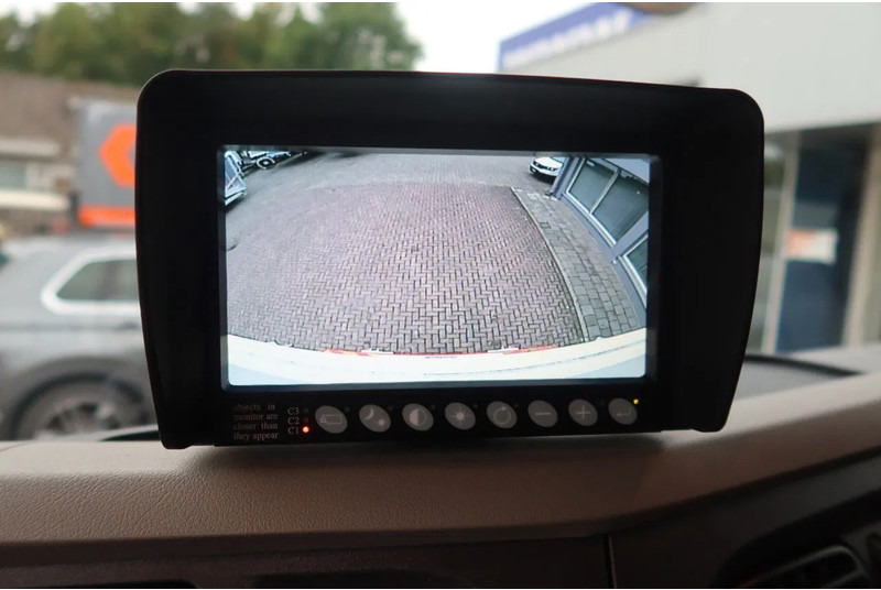 Skapbil DAF LF 210 Bakwagen+ Dhollandia 1500 kg Comfort cabine: bilde 10