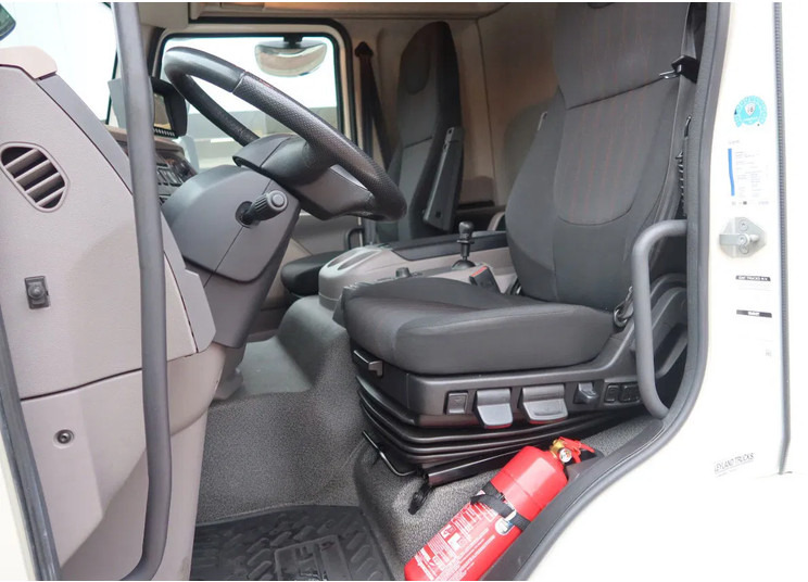 Skapbil DAF LF 210 Bakwagen+ Dhollandia 1500 kg Comfort cabine: bilde 8