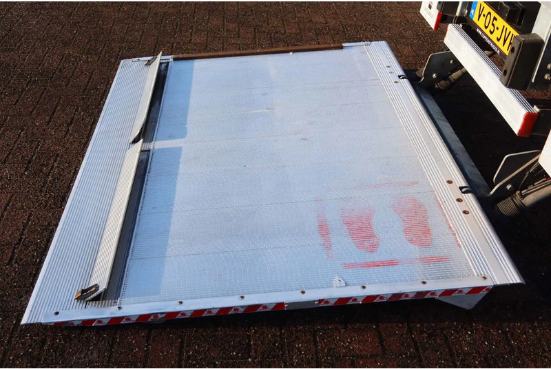 Iveco Daily 35C16 Carrier Xarios 350 Koel+Vries+verwarmen + stekker 220 volt, Dhollandia 750 kg klep - Kjølebil: bilde 5 Iveco Daily 35C16 Carrier Xarios 350 Koel+Vries+verwarmen + stekker 220 volt, Dhollandia 750 kg klep - Kjølebil: bilde 5