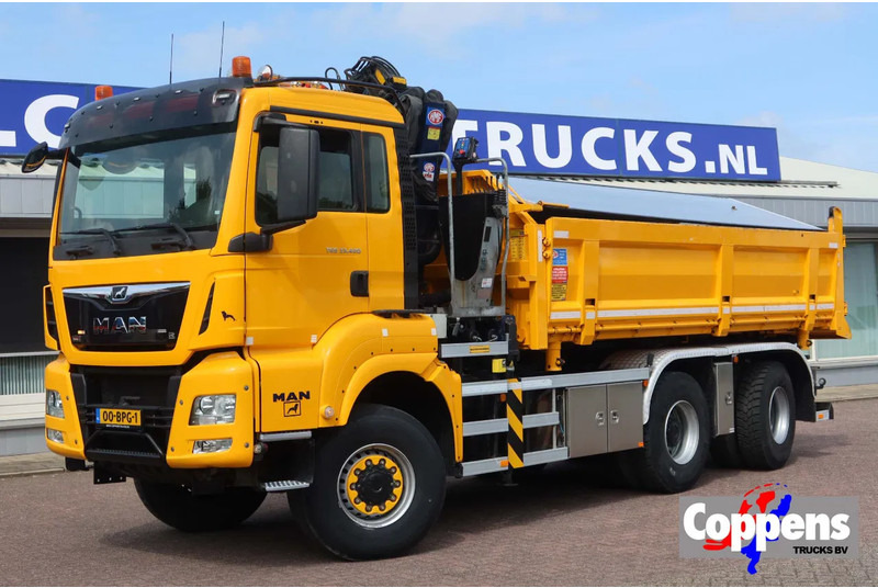 MAN TGS 33.420 2 Zijdige kipper + kraan 6x6 Stuur as - Kranbil: bilde 1 MAN TGS 33.420 2 Zijdige kipper + kraan 6x6 Stuur as - Kranbil: bilde 1