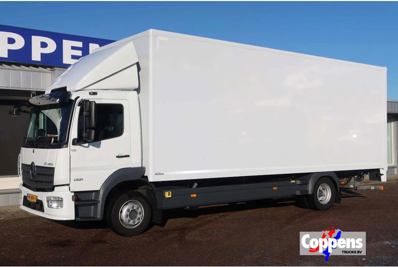 Mercedes-Benz Atego 1321L Bakwagen Laadklep 2000kg / 3 Stoelen!! - Skapbil: bilde 1 Mercedes-Benz Atego 1321L Bakwagen Laadklep 2000kg / 3 Stoelen!! - Skapbil: bilde 1
