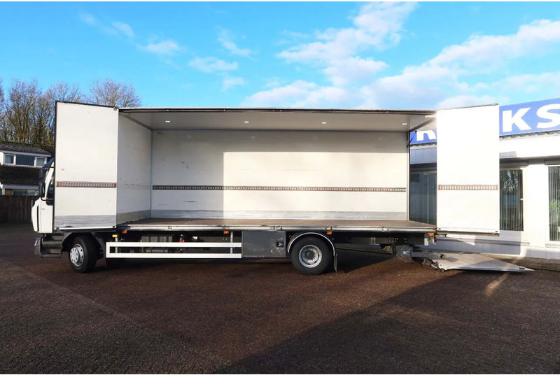 Renault D250 Bakwagen + Laadklep Deuren - Skapbil: bilde 2 Renault D250 Bakwagen + Laadklep Deuren - Skapbil: bilde 2