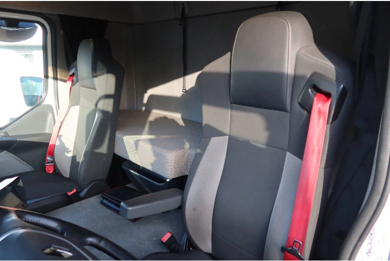 Renault D250 Bakwagen + Laadklep Deuren - Skapbil: bilde 5 Renault D250 Bakwagen + Laadklep Deuren - Skapbil: bilde 5