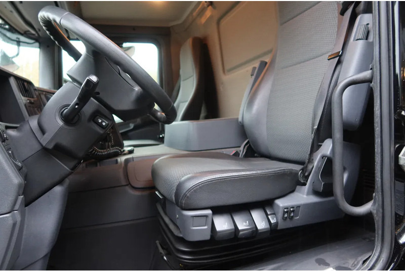 Scania P250 Bak+ Klep Dhollandia 1500 kg. Black line - Skapbil: bilde 5 Scania P250 Bak+ Klep Dhollandia 1500 kg. Black line - Skapbil: bilde 5