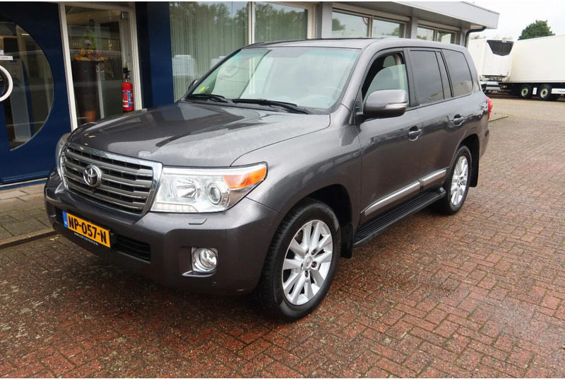 Toyota Land Cruiser V8 200 V8. 4.5D Executive. 7 Persoons. Luchtvering. Marge voertuig - Personenbil: bilde 1 Toyota Land Cruiser V8 200 V8. 4.5D Executive. 7 Persoons. Luchtvering. Marge voertuig - Personenbil: bilde 1
