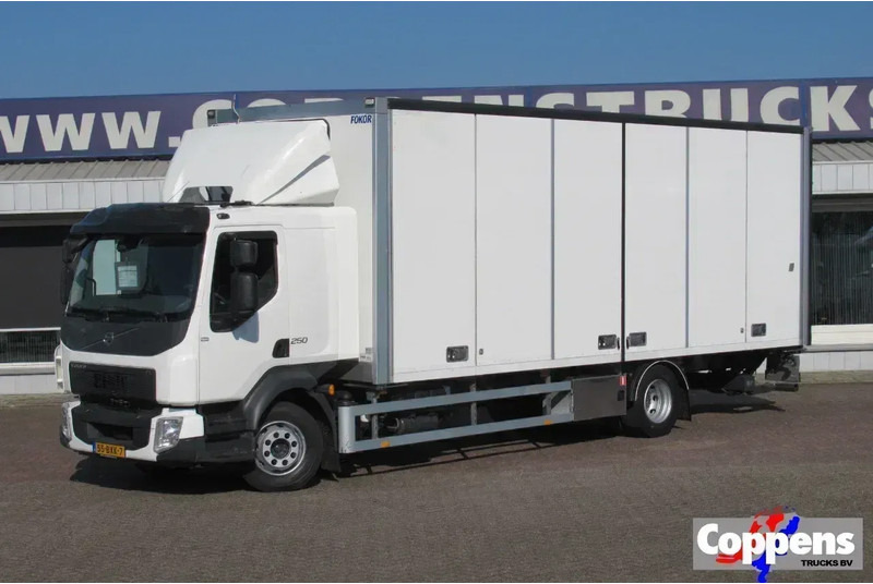 Volvo FL 250 Bakwagen + 6 deuren + Laadklep 2000 kg - Skapbil: bilde 1 Volvo FL 250 Bakwagen + 6 deuren + Laadklep 2000 kg - Skapbil: bilde 1