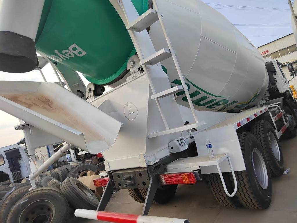 Howo 371 6X4 - Betongbil: bilde 4 Howo 371 6X4 - Betongbil: bilde 4