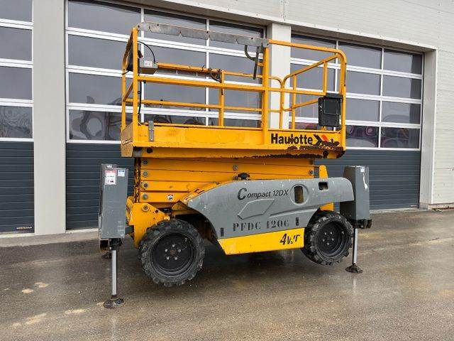 Haulotte Compact 12DX 12m Diesel Scherenarbeitsbühne 4x4 - Sakselift: bilde 4 Haulotte Compact 12DX 12m Diesel Scherenarbeitsbühne 4x4 - Sakselift: bilde 4