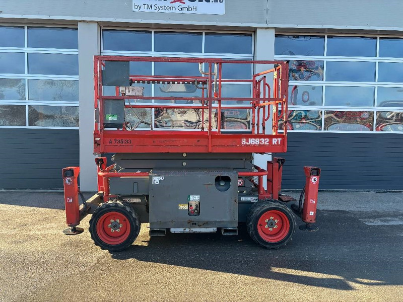 Skyjack SJ6832RT - 11,70m Diesel Scherenarbeitsbühne - Sakselift: bilde 2 Skyjack SJ6832RT - 11,70m Diesel Scherenarbeitsbühne - Sakselift: bilde 2