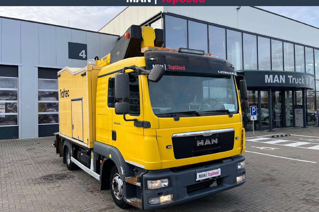 MAN 8.220 4X2 bokštelis(9291) - Kranbil: bilde 2 MAN 8.220 4X2 bokštelis(9291) - Kranbil: bilde 2