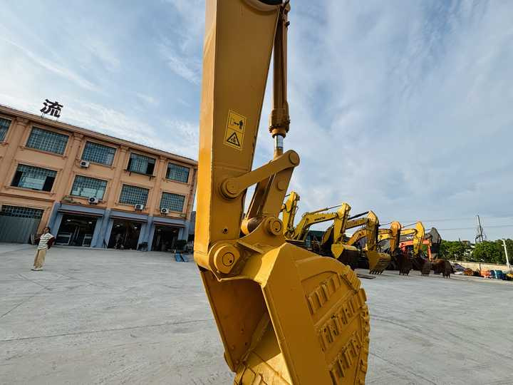 25ton Used Crawler Excavator Cat 325b,Second Hand Tracked Excavator Caterpillar 325bl With Best Price In Shanghai - Beltegraver: bilde 5 25ton Used Crawler Excavator Cat 325b,Second Hand Tracked Excavator Caterpillar 325bl With Best Price In Shanghai - Beltegraver: bilde 5