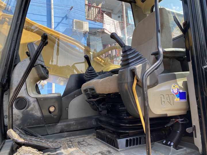 30 Ton Heavy Excavator Japan Origin Cat 330d 330dl 330d2 Fairly Used Caterpillar Mining Excavator With Jack Hammer In Shanghai - Beltegraver: bilde 5 30 Ton Heavy Excavator Japan Origin Cat 330d 330dl 330d2 Fairly Used Caterpillar Mining Excavator With Jack Hammer In Shanghai - Beltegraver: bilde 5