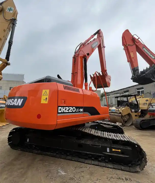 90% new used 22t Doosan DH220LC-9E DH220-9 DH220-9E DH220LC-9 crawler excavator - Beltegraver: bilde 2 90% new used 22t Doosan DH220LC-9E DH220-9 DH220-9E DH220LC-9 crawler excavator - Beltegraver: bilde 2