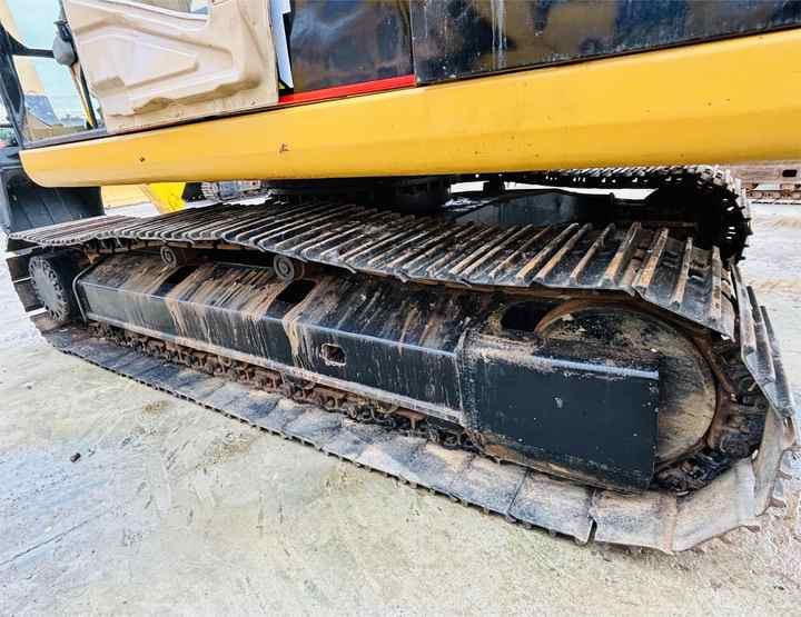 Caterpillar/cat Medium Used Excavator 20t Cat 320b,320c,320d Excavating Equipment With 0.8,1.0,1.2 Cbm Bucket Size In Shanghai - Beltegraver: bilde 4 Caterpillar/cat Medium Used Excavator 20t Cat 320b,320c,320d Excavating Equipment With 0.8,1.0,1.2 Cbm Bucket Size In Shanghai - Beltegraver: bilde 4