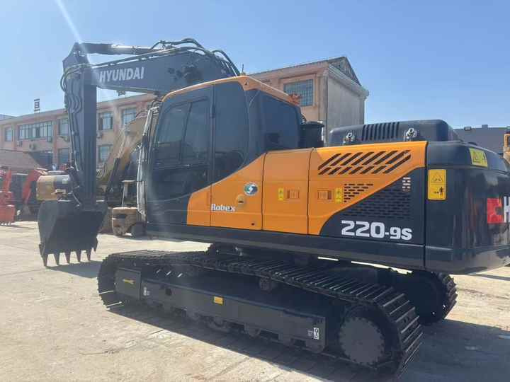 Cheap Price Original Used Hyundai 220 Excavator Hyundai 220LC-9s 220lc Excavator for Sale in Stock Secondhand Digger - Gravemaskin: bilde 2 Cheap Price Original Used Hyundai 220 Excavator Hyundai 220LC-9s 220lc Excavator for Sale in Stock Secondhand Digger - Gravemaskin: bilde 2