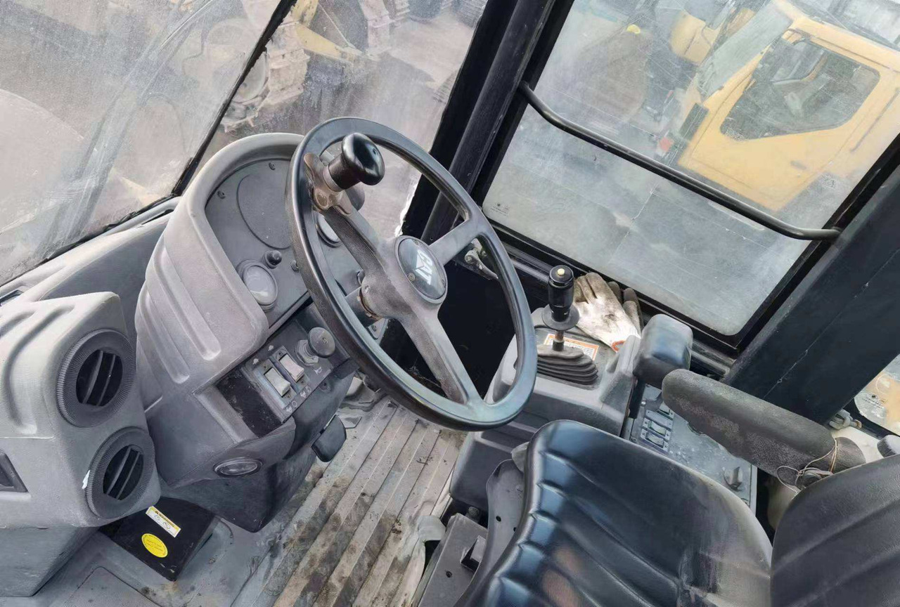 Good Quality Road Roller Caterpillar Cs683e Used Original Japan Road Roller Cat Cs683e Caterpillar Compactor Rollers - Vegvals: bilde 2 Good Quality Road Roller Caterpillar Cs683e Used Original Japan Road Roller Cat Cs683e Caterpillar Compactor Rollers - Vegvals: bilde 2