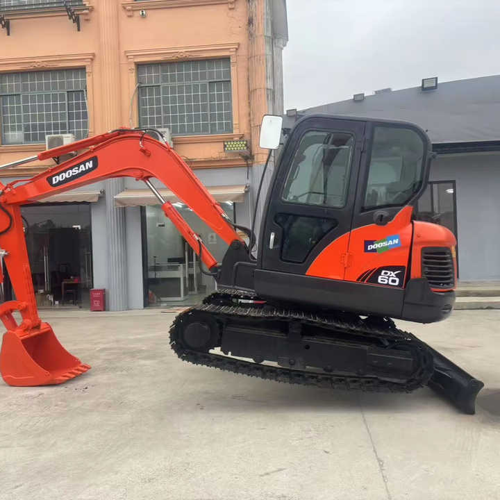 High Quality Hot Selling 6ton Second Hand Excavator Machine Mini Small Excavator DX60-9C Used Doosan Excavator for Sale DX60 - Gravemaskin: bilde 1 High Quality Hot Selling 6ton Second Hand Excavator Machine Mini Small Excavator DX60-9C Used Doosan Excavator for Sale DX60 - Gravemaskin: bilde 1