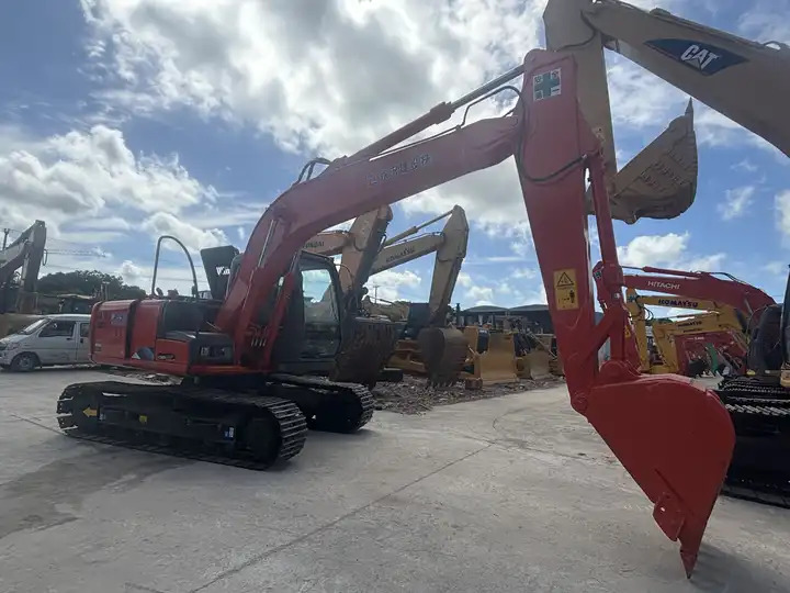High Quality Original Landscaping Excavator Hitachi Zx120 Excavator With Thumb And Ditch Bucket In Shanghai - Beltegraver: bilde 3 High Quality Original Landscaping Excavator Hitachi Zx120 Excavator With Thumb And Ditch Bucket In Shanghai - Beltegraver: bilde 3