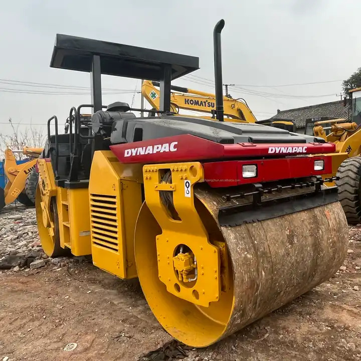 High Quality Used Industrial Compactor Machine Dynapac Cc 422 Hydraulic Vibrating Road Roller For Sale With High Quality - Vegvals: bilde 1 High Quality Used Industrial Compactor Machine Dynapac Cc 422 Hydraulic Vibrating Road Roller For Sale With High Quality - Vegvals: bilde 1