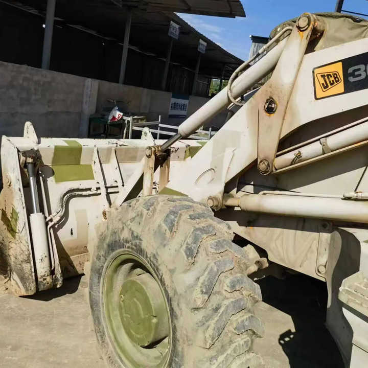 Hot sale Backhoe loader JCB 3CX 4*4 tlb loader UKmade, used cheap JCB 3CX retro loader and digger in good condition - Traktorgraver: bilde 1 Hot sale Backhoe loader JCB 3CX 4*4 tlb loader UKmade, used cheap JCB 3CX retro loader and digger in good condition - Traktorgraver: bilde 1