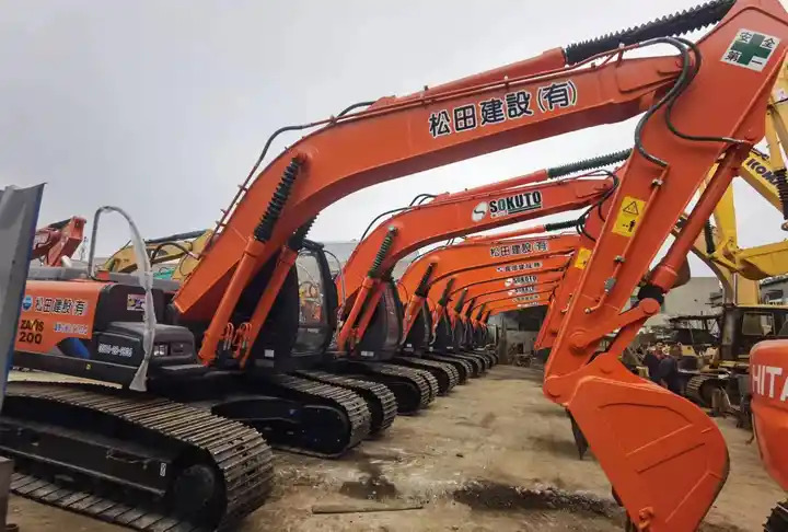 Japan Made Used Excavator Hitachi Ex200-1,Ex200 With Good Condition And Best Price Excavator Machine in Shanghai - Beltegraver: bilde 2 Japan Made Used Excavator Hitachi Ex200-1,Ex200 With Good Condition And Best Price Excavator Machine in Shanghai - Beltegraver: bilde 2