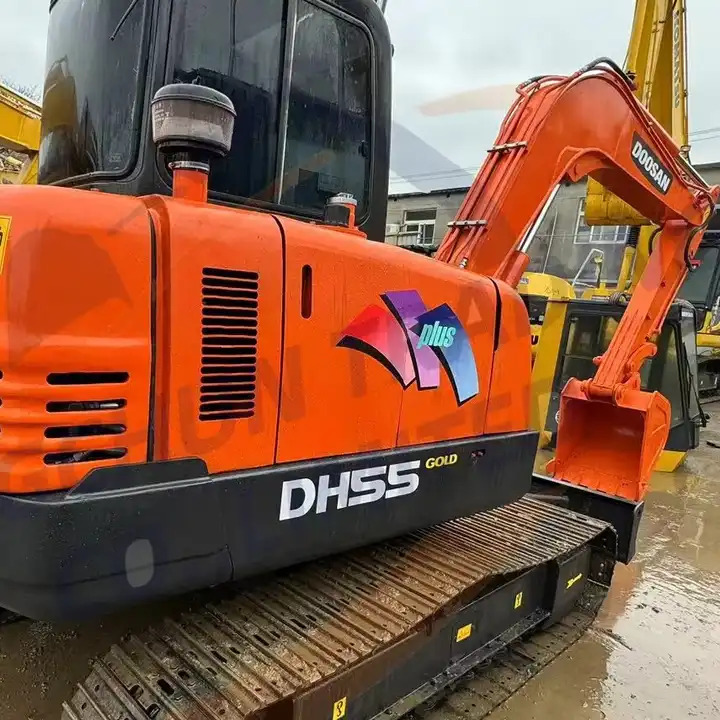 Mini 5ton Used Excavator Doosan DH55 with nice condition Korea low working hour multifunction crawler excavator Doosan DH55 - Gravemaskin: bilde 1 Mini 5ton Used Excavator Doosan DH55 with nice condition Korea low working hour multifunction crawler excavator Doosan DH55 - Gravemaskin: bilde 1