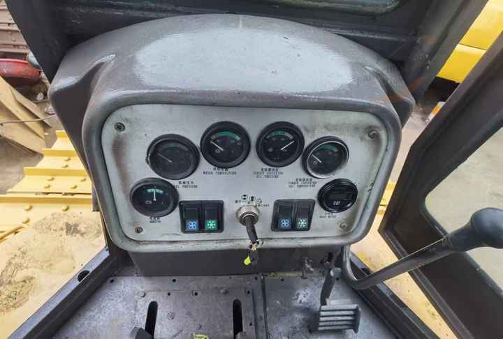 Original Japan Imported Caterpillar D7R Bulldozer Japan Original Cat D7G D7R D9n D8r Used Bulldozers - Bulldozer: bilde 5 Original Japan Imported Caterpillar D7R Bulldozer Japan Original Cat D7G D7R D9n D8r Used Bulldozers - Bulldozer: bilde 5