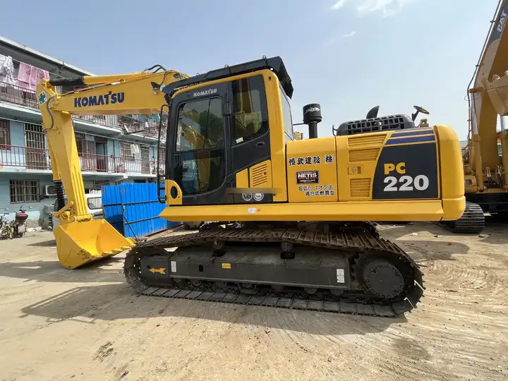Original Japan Komatsu PC220 used excavator for sale/second hand komatsu excavator PC200-8 PC220-8 - Beltegraver: bilde 4 Original Japan Komatsu PC220 used excavator for sale/second hand komatsu excavator PC200-8 PC220-8 - Beltegraver: bilde 4