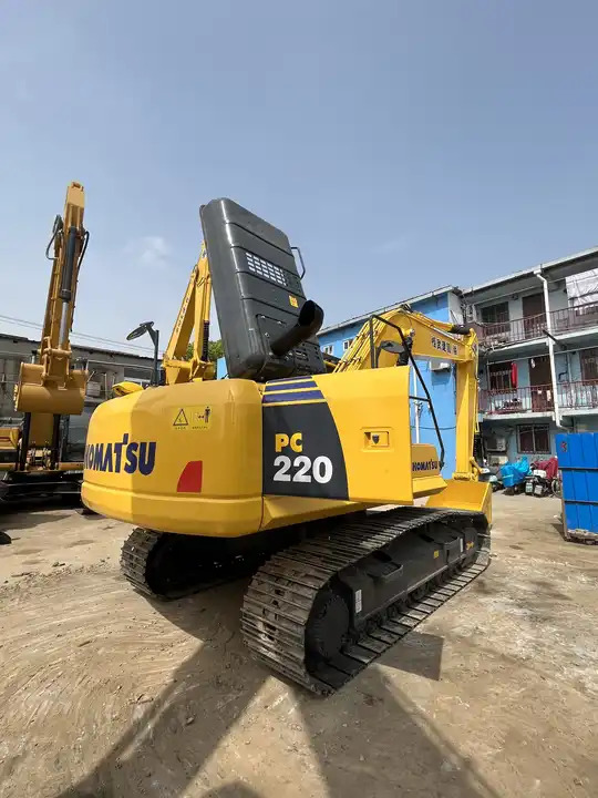 Original Japan Komatsu PC220 used excavator for sale/second hand komatsu excavator PC200-8 PC220-8 - Beltegraver: bilde 3 Original Japan Komatsu PC220 used excavator for sale/second hand komatsu excavator PC200-8 PC220-8 - Beltegraver: bilde 3