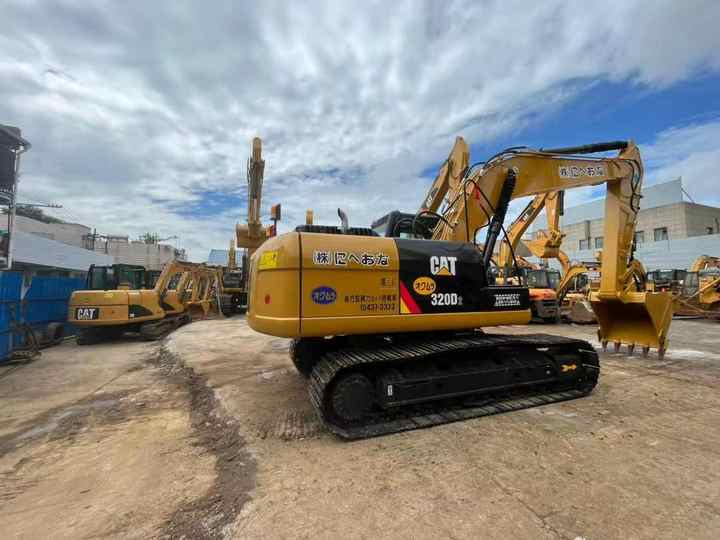 Used CAT 320 320B 320C Caterpillar Excavator with bucket Second hand - Gravemaskin: bilde 3 Used CAT 320 320B 320C Caterpillar Excavator with bucket Second hand - Gravemaskin: bilde 3