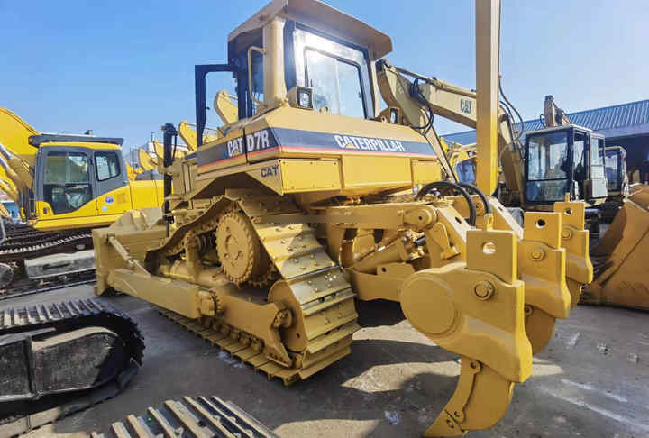 Used Cat Caterpillar D7r Bulldozer Japan Original Cheap Price Small Crawler Bulldozer D7r with good condition on Sale - Bulldozer: bilde 4 Used Cat Caterpillar D7r Bulldozer Japan Original Cheap Price Small Crawler Bulldozer D7r with good condition on Sale - Bulldozer: bilde 4