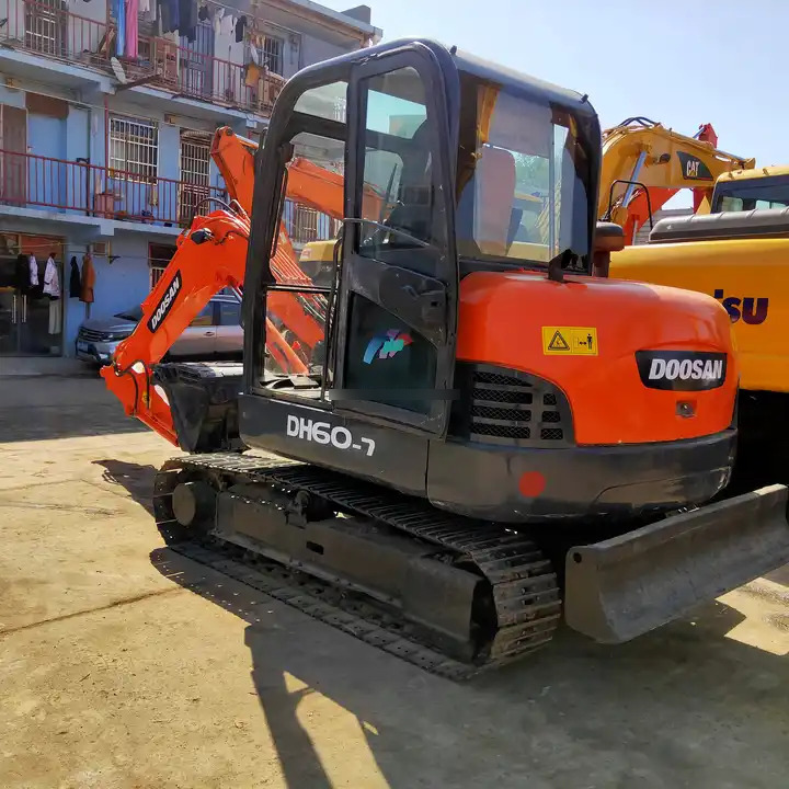 Beltegraver Used Doosan Machinery for Sale Mini excavator DH55-V DH60-7 for sale Fast Delivery Competitive Price Digger Hydraulic Excavator: bilde 6