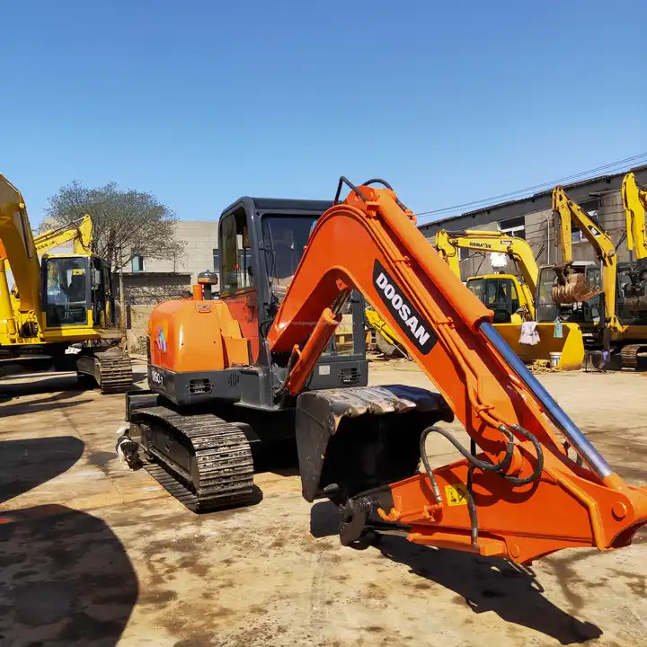 Used Doosan Machinery for Sale Mini excavator DH55-V DH60-7 for sale Fast Delivery Competitive Price Digger Hydraulic Excavator - Beltegraver: bilde 3 Used Doosan Machinery for Sale Mini excavator DH55-V DH60-7 for sale Fast Delivery Competitive Price Digger Hydraulic Excavator - Beltegraver: bilde 3