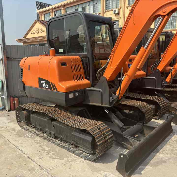 Beltegraver Used excavator doosan dx60 excavators earth-moving machinery doosan dx60 dx80 dx75 dx225 dh60 dh60-7for sale: bilde 6 Beltegraver Used excavator doosan dx60 excavators earth-moving machinery doosan dx60 dx80 dx75 dx225 dh60 dh60-7for sale: bilde 6