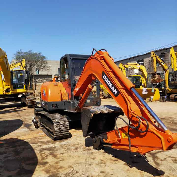 Used excavator doosan dx60 excavators earth-moving machinery doosan dx60 dx80 dx75 dx225 dh60 dh60-7for sale - Beltegraver: bilde 1 Used excavator doosan dx60 excavators earth-moving machinery doosan dx60 dx80 dx75 dx225 dh60 dh60-7for sale - Beltegraver: bilde 1