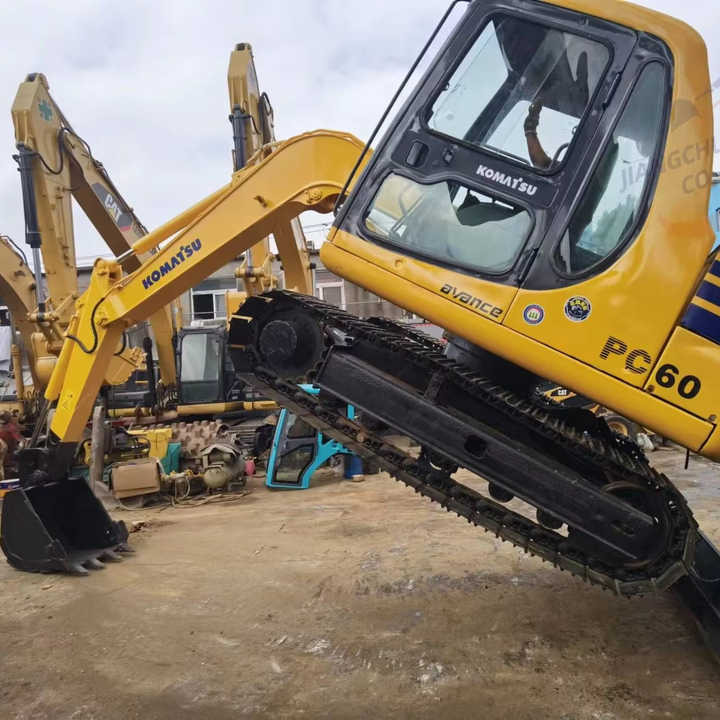 Used komatsu Pc60-7 Crawler Excavator 6 Ton Excavator In Shanghai China For Sale PC 60 60-7 PC60 PC78 excavator - Beltegraver: bilde 1 Used komatsu Pc60-7 Crawler Excavator 6 Ton Excavator In Shanghai China For Sale PC 60 60-7 PC60 PC78 excavator - Beltegraver: bilde 1