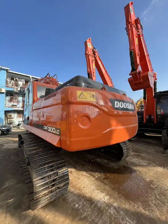 Competitive Used Machinery Doosan300 dx300lc Hydraulic Crawler Backhoe Digger 30ton Used Excavator Doosan DX300LC - Beltegraver: bilde 5 Competitive Used Machinery Doosan300 dx300lc Hydraulic Crawler Backhoe Digger 30ton Used Excavator Doosan DX300LC - Beltegraver: bilde 5