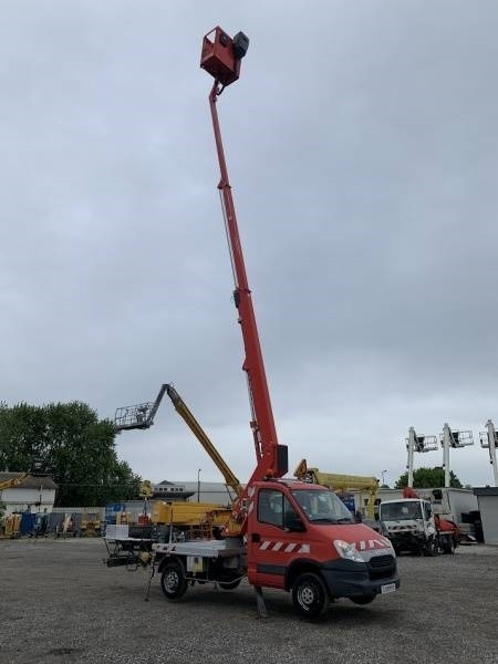 Leie Iveco Daily GSR E179T - 17,1m - 200 kg  Iveco Daily GSR E179T - 17,1m - 200 kg: bilde 10