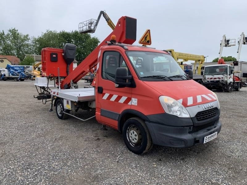 Iveco Daily GSR E179T - 17,1m - 200 kg - Billift: bilde 1 Iveco Daily GSR E179T - 17,1m - 200 kg - Billift: bilde 1
